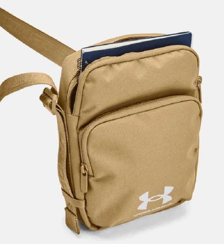 Under Armour CROSSBODY Essential Lite světle hnědá